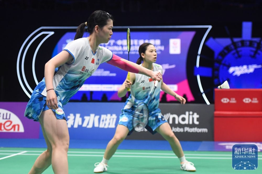 惊！2024中国羽毛球大师赛女双决赛，这组选手夺冠太燃了  第11张