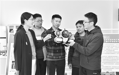 揭秘青岛西海岸新区：校企合作新模式如何引爆科研创新？