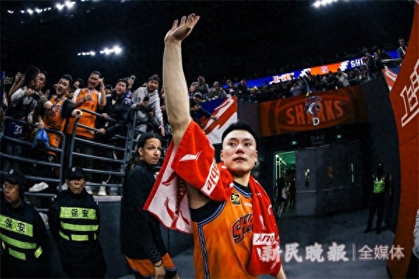 23岁李弘权泪洒赛场：从小院子到CBA巨星，他的篮球梦有多励志？