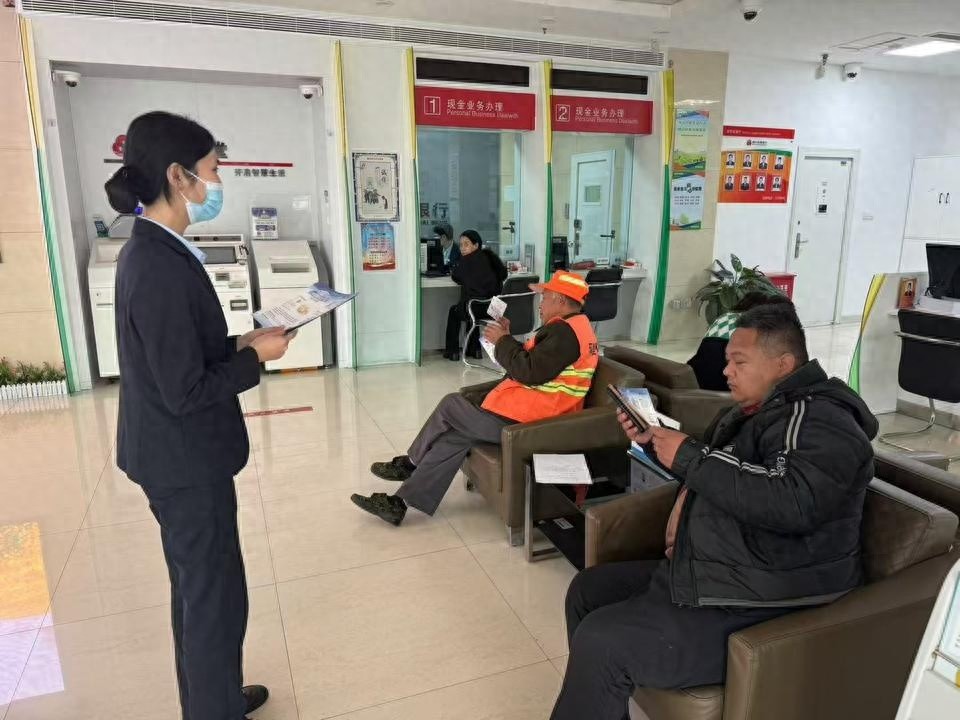 年终岁尾电诈高发期，博兴农商银行全方位反诈宣传，守护您的钱袋子