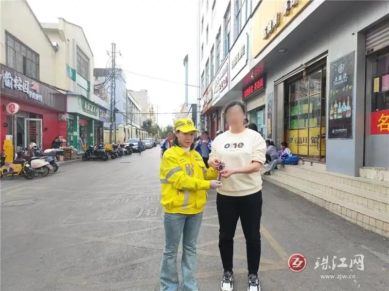 64起拾金不昧，环卫工人用行动诠释城市温度，总价值超20万元  第5张