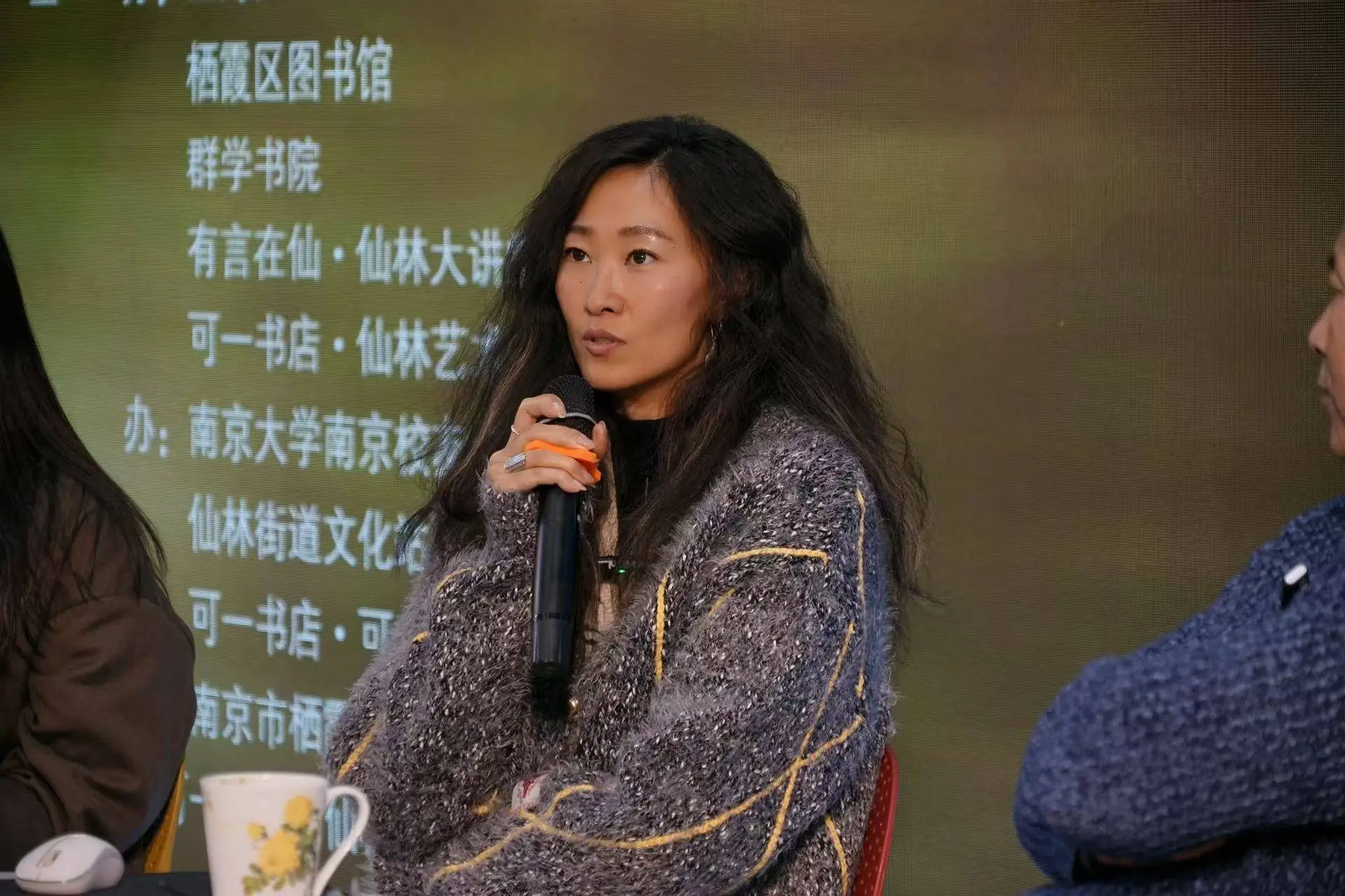 数字时代的猎场：谁是猎手，谁又是猎物？孟小书新作猎物揭秘现代社会的双重身份  第3张