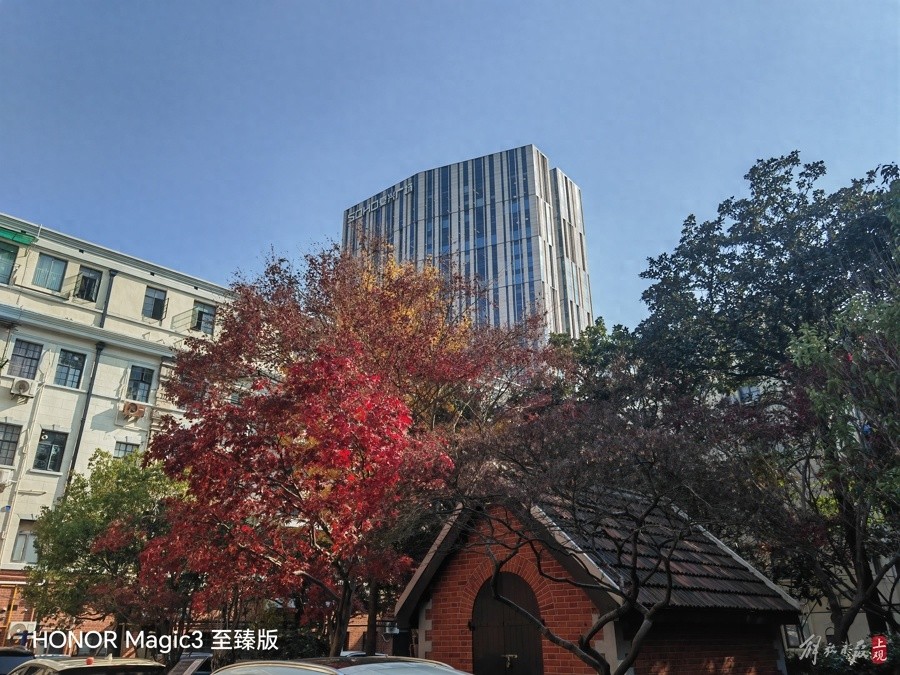 百年花园公寓重焕生机：10余稿设计打造900㎡欧式绿洲