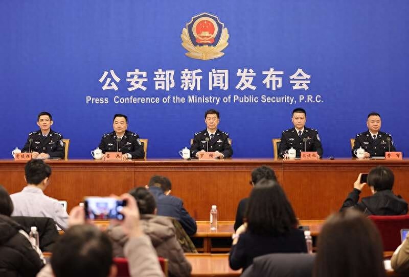 揭秘长江水运黑幕：重庆公安如何联手斩断黑色产业链？