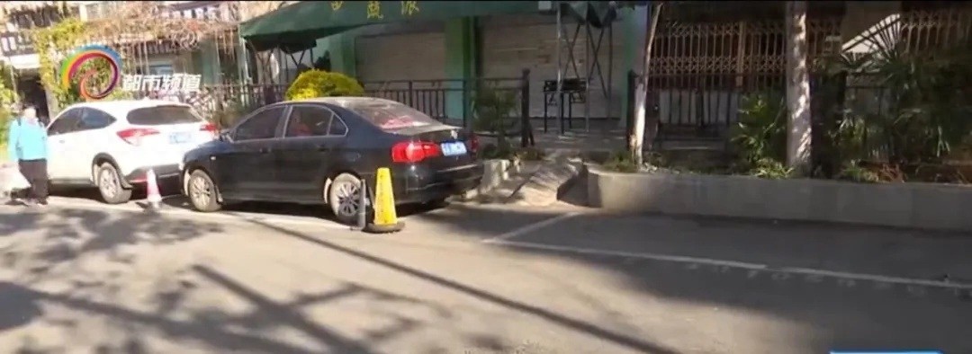 昆明长虹路窨井盖哐当作响，市民夜不能寐，谁来解决这个噪音难题？  第1张