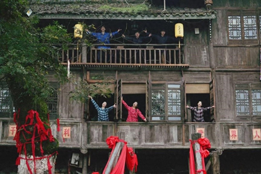 800年古镇新玩法！烟雨柳江沉浸式戏剧首演，带你穿越时空体验文化盛宴