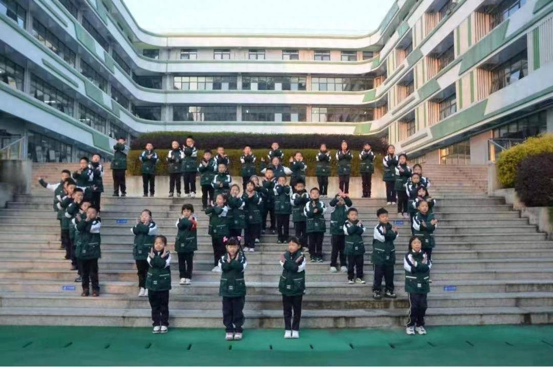 你拍一，我拍一，毒品是个坏东西！孩子们自编自导禁毒拍手歌，传递拒绝毒品的坚定决心