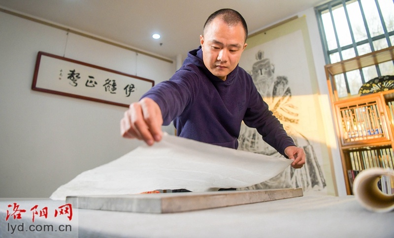 95后非遗传承人陈祎旸：用宣纸和墨汁，将圆雕造像立体呈现  第5张