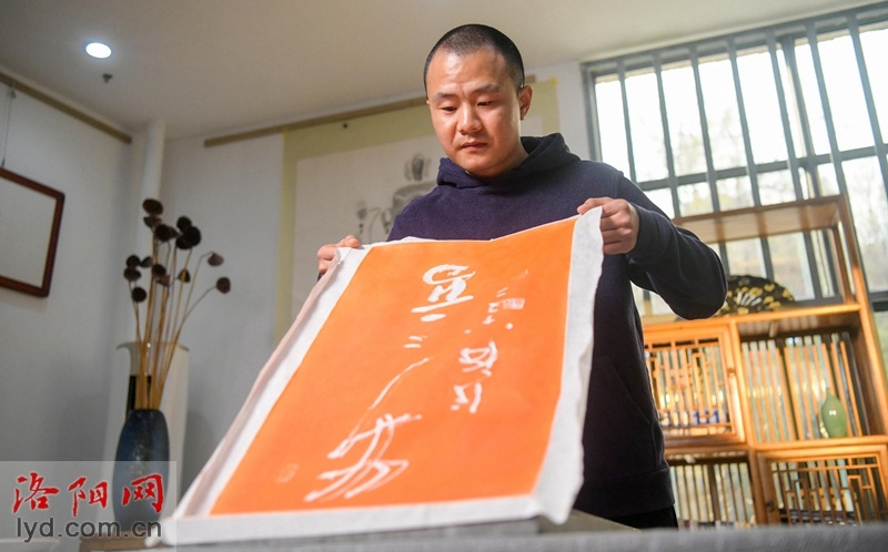 95后非遗传承人陈祎旸：用宣纸和墨汁，将圆雕造像立体呈现  第7张