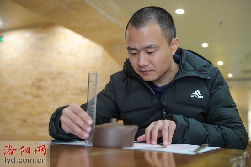 95后非遗传承人陈祎旸：用宣纸和墨汁，将圆雕造像立体呈现  第8张
