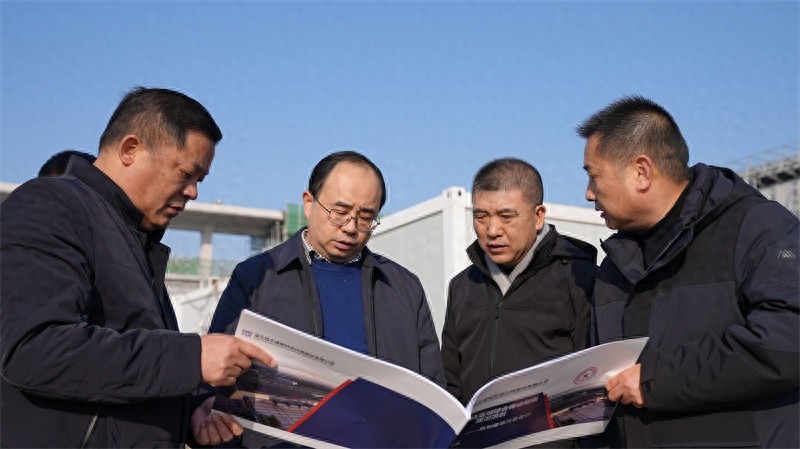 宜城市委书记武义泉深入调研：高铁建设提速提效，确保按期完成任务  第1张