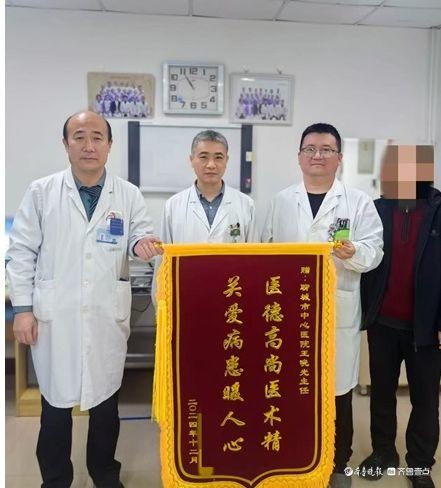 从绝望到重生：聊城妇幼保健院49天创造生命奇迹，患者家属送锦旗表感激