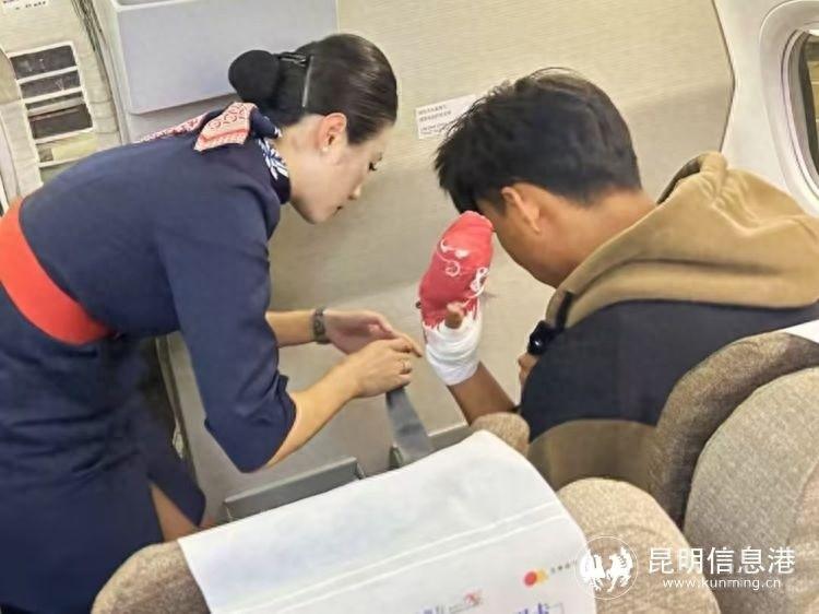 东航航班紧急承运断指男孩，提前 31 分钟落地，为救治赢得宝贵时间  第1张