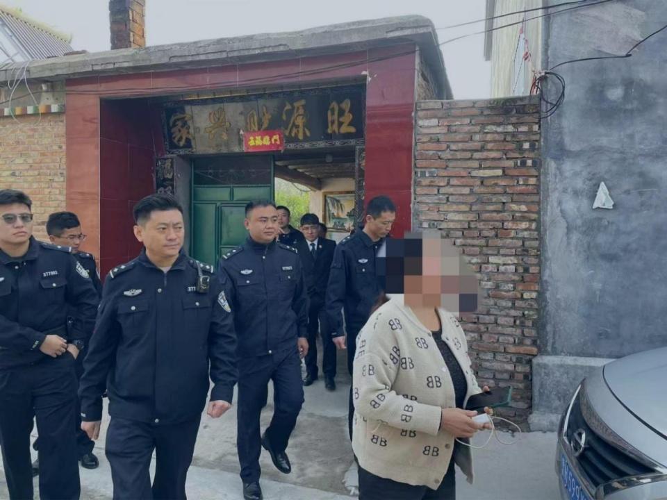 梁山法院凌晨出击，10000 元欠款当场追回  第3张