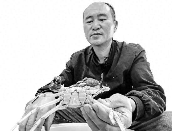 3 秒挑蟹，10 秒捆蟹！这些职业挑蟹师的速度让人惊叹  第1张
