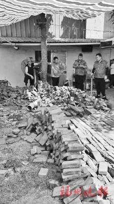 90 平方米违建，金峰镇说拆就拆！有效遏制两违势头  第2张