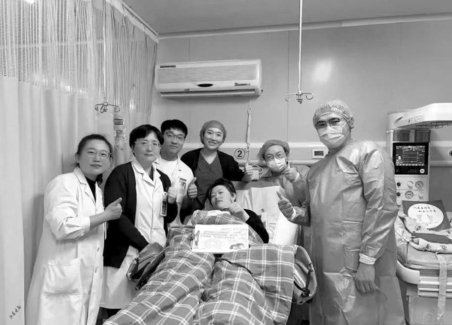 聋哑产妇产房内写写画画，数十张纸条背后的故事令人动容  第2张