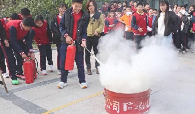 滨州消防深入校园开展消防安全培训，这些知识你必须知道  第1张