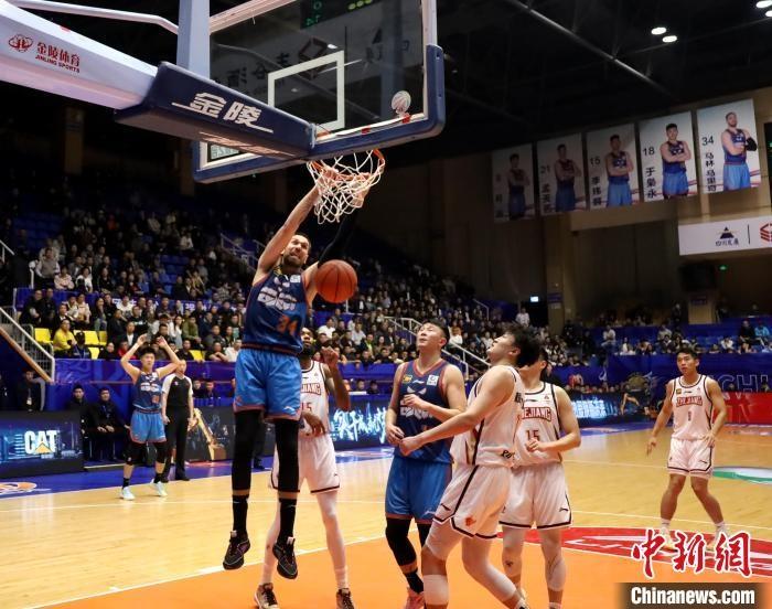 CBA 常规赛四川男篮力克浙江男篮，终结 5 连败，斩获赛季首胜  第3张