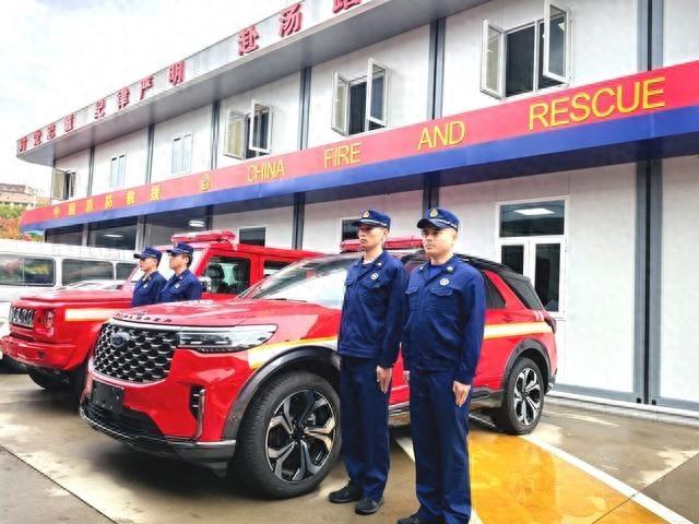 北京南站小型消防站启用，日均到发旅客约 35 万人次，消防安全有保障  第1张
