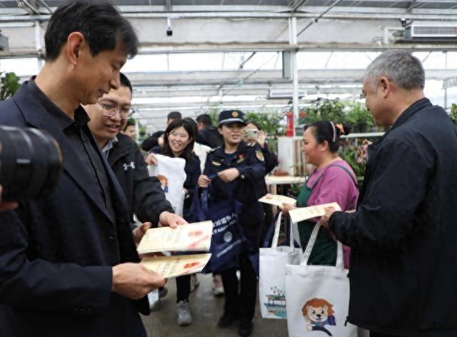 走进丰台区花乡花卉市场，行政复议宣传活动，让你维权不再难  第1张
