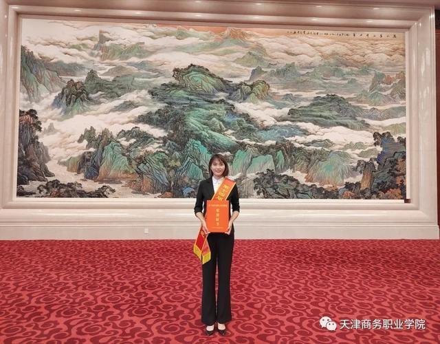 90 后女孩为救舍友被砍 7 刀，5 年后她竟成为了  第2张