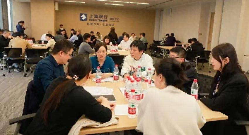 上海银行助力城市数字化转型，随申码应用创新大赛复赛开启  第1张