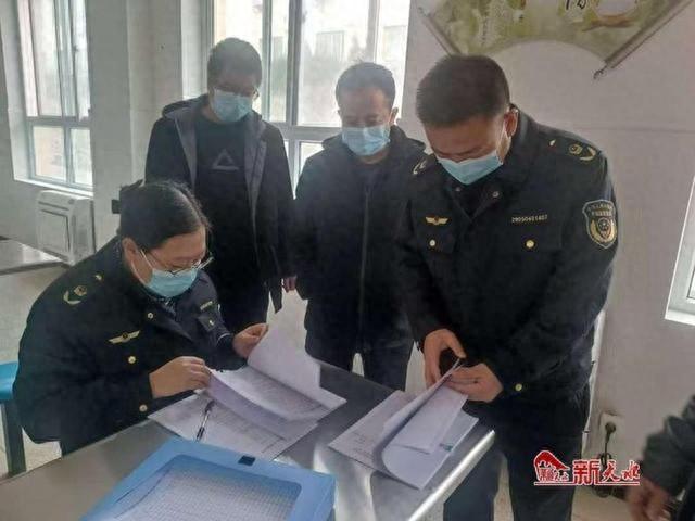 秦安县云山镇市场监管所开展校园食堂达标专项检查行动，全力守护师生舌尖上的安全