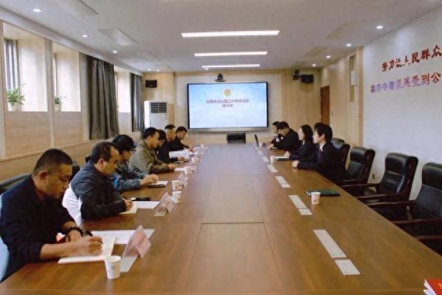 新乡市电动车废旧蓄电池竟成环境杀手，你还敢乱扔吗？  第1张