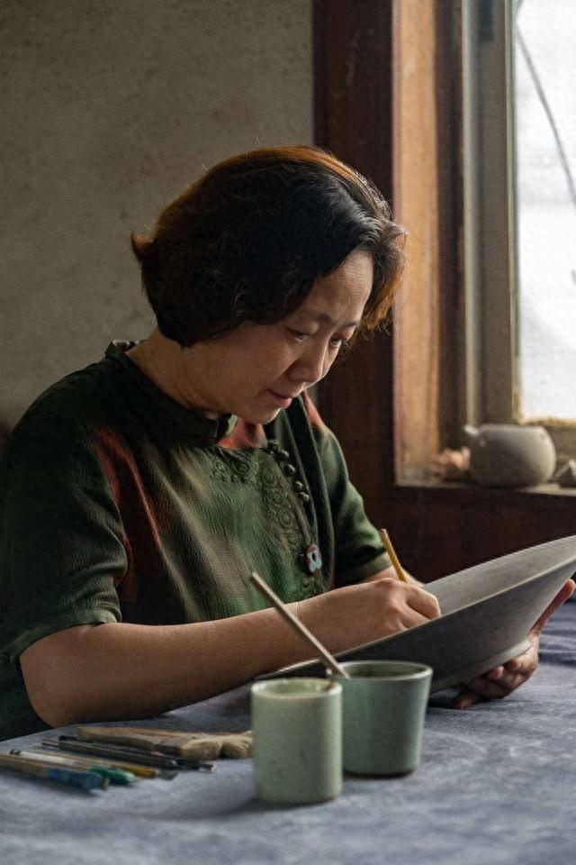 30 年坚持，王振芳汝瓷作品屡获大奖，汝瓷烧制技艺后继有人  第1张