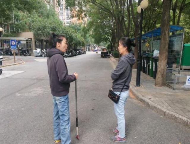 邻里纠纷陷入僵局，社区书记如何化解？  第2张