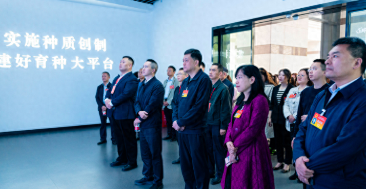 沙坪坝区政协新桥街道委员组赴高新区开展主题调研活动，科技创新成果令人惊叹  第1张
