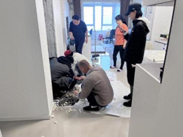 暖气地埋管漏水居民不安，街道工作人员如何迅速解决？