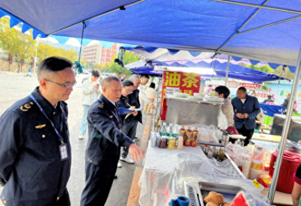 食品安全不容忽视！达川区多部门联合整治临时摊区，这些问题你遇到过吗？  第1张