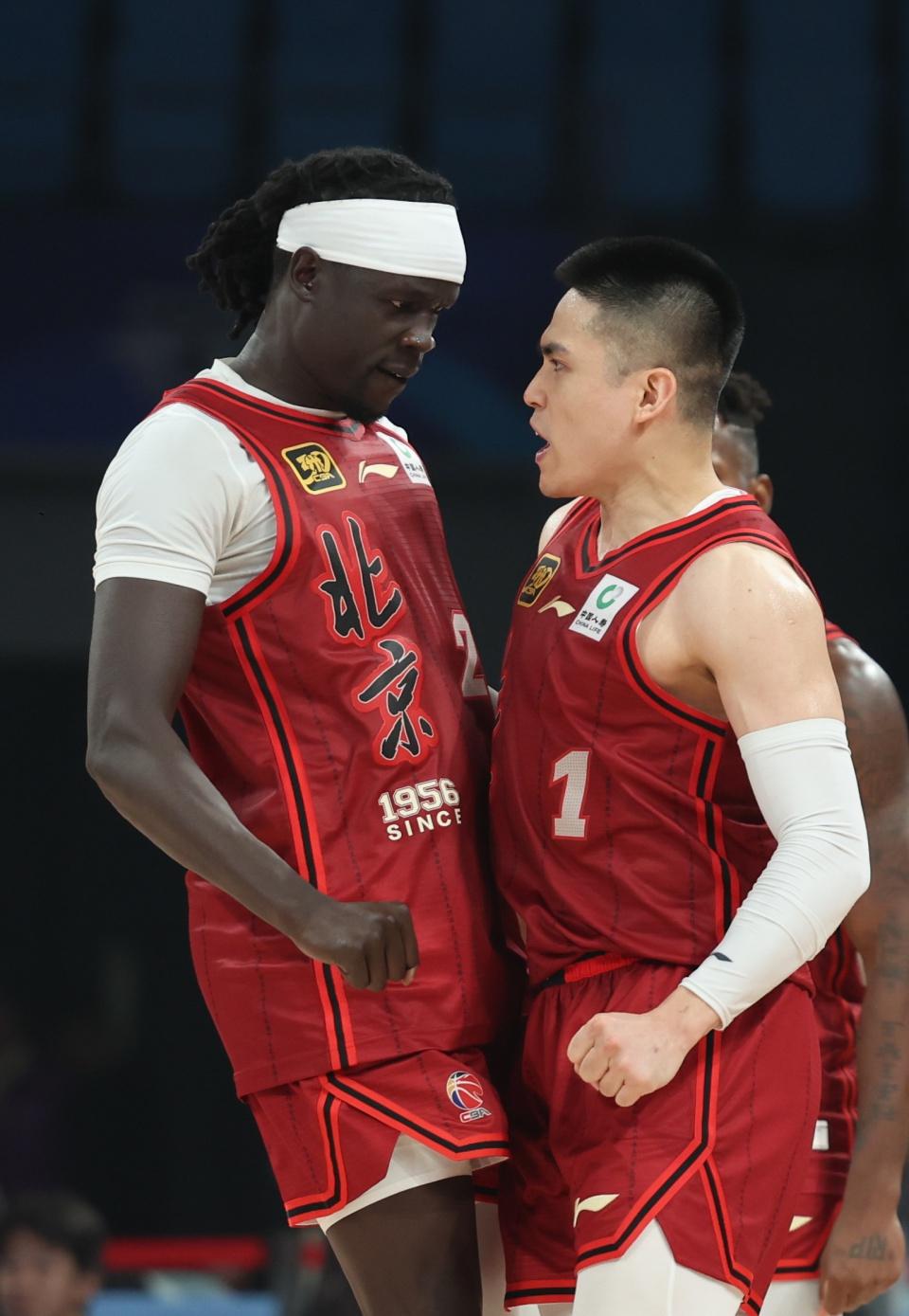CBA 常规赛第六轮：北京北汽队 105 比 101 险胜广东东阳光队  第2张