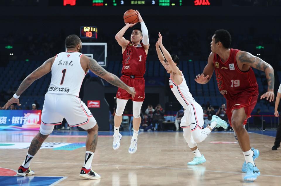 CBA 常规赛第六轮：北京北汽队 105 比 101 险胜广东东阳光队  第9张