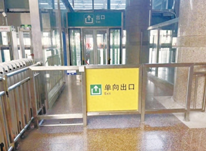 惊！北京火车站单向门大改造，99处已完成，出行体验大改善  第1张