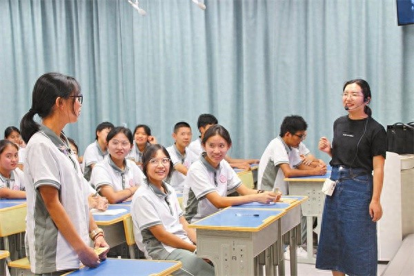 惊！普洱一中498班心理健康课：接龙人生故事，你想活出怎样的人生？