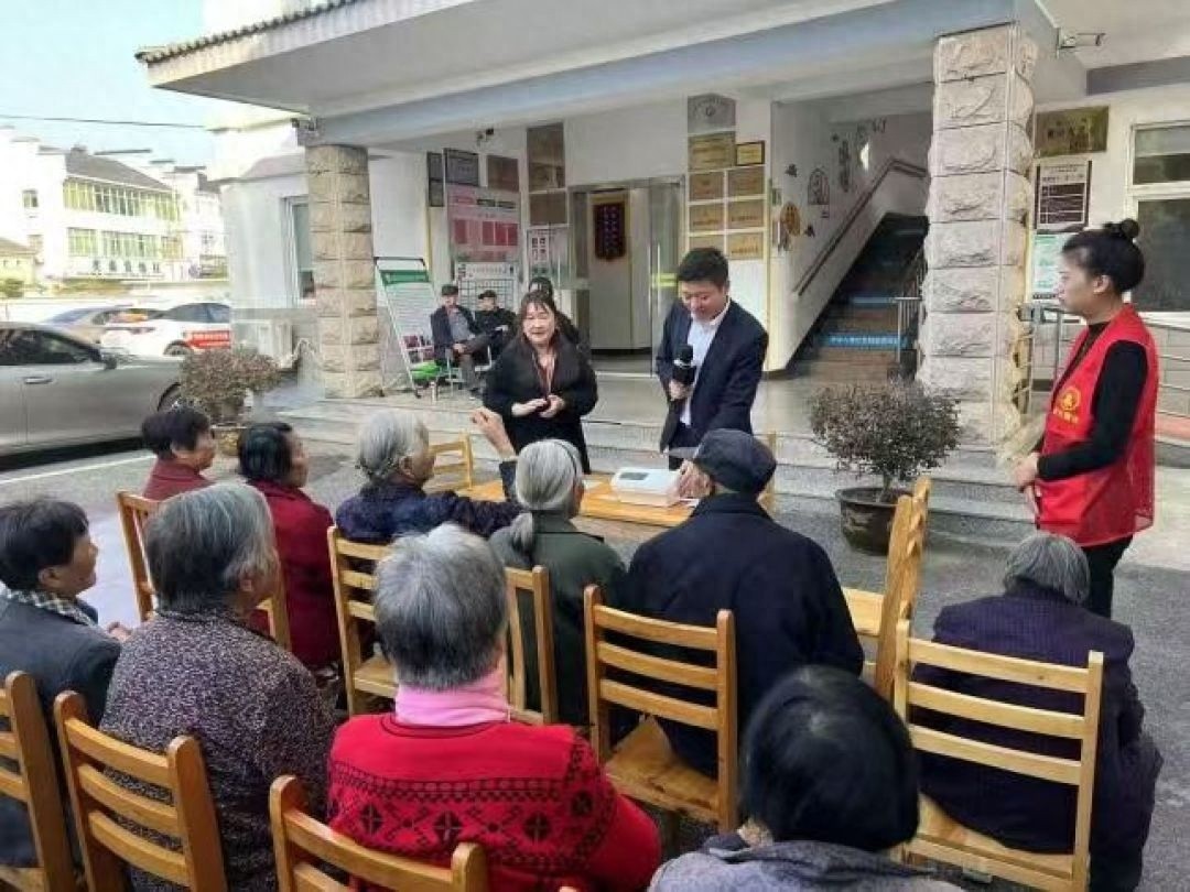 长兴县水口乡养老服务‘爱心卡’激活：贴心关怀60岁以上老人及低保户