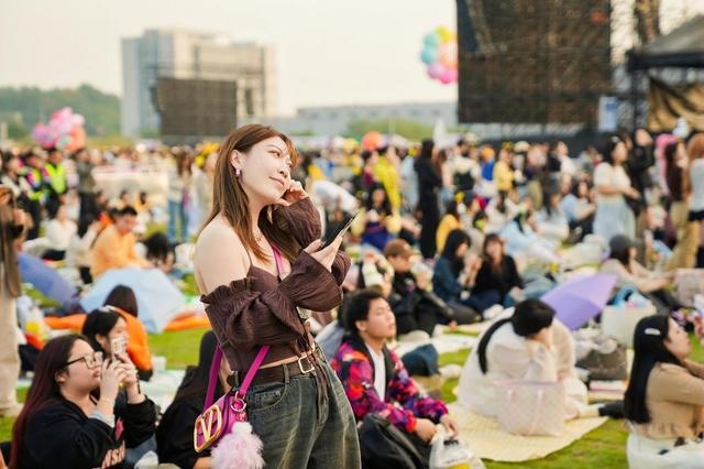 佛山大草地音乐节超7万乐迷喊谢禅城，它做对了啥？  第2张