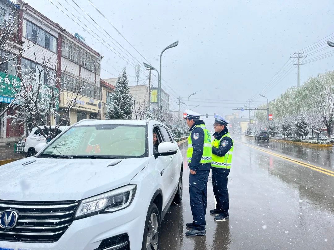 甘肃公安雪天全时守护：多种举措，暖人身更暖人心  第4张