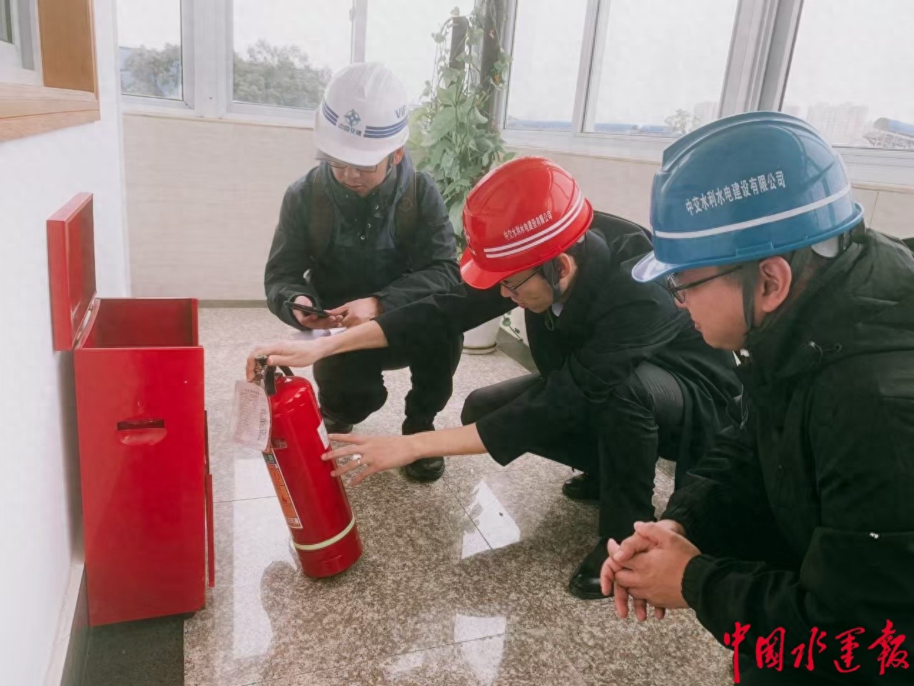 中交上航局水利公司孔浦基地：消防活动超丰富，提升职工消防技能  第1张
