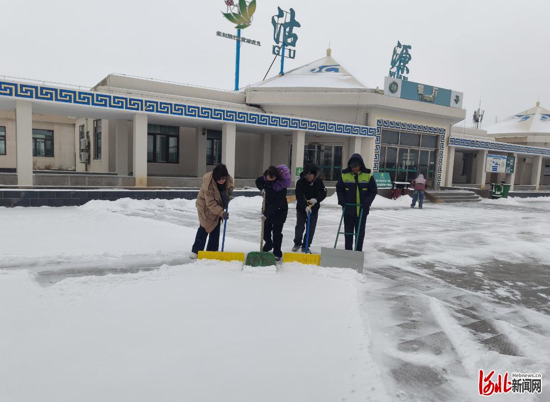 【速看】张家口入冬首雪，服务区如何保驾护航？  第3张