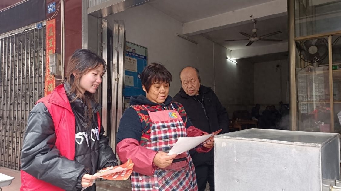 惊！消防志愿者走街串巷，只为筑牢农村‘防火墙’  第1张