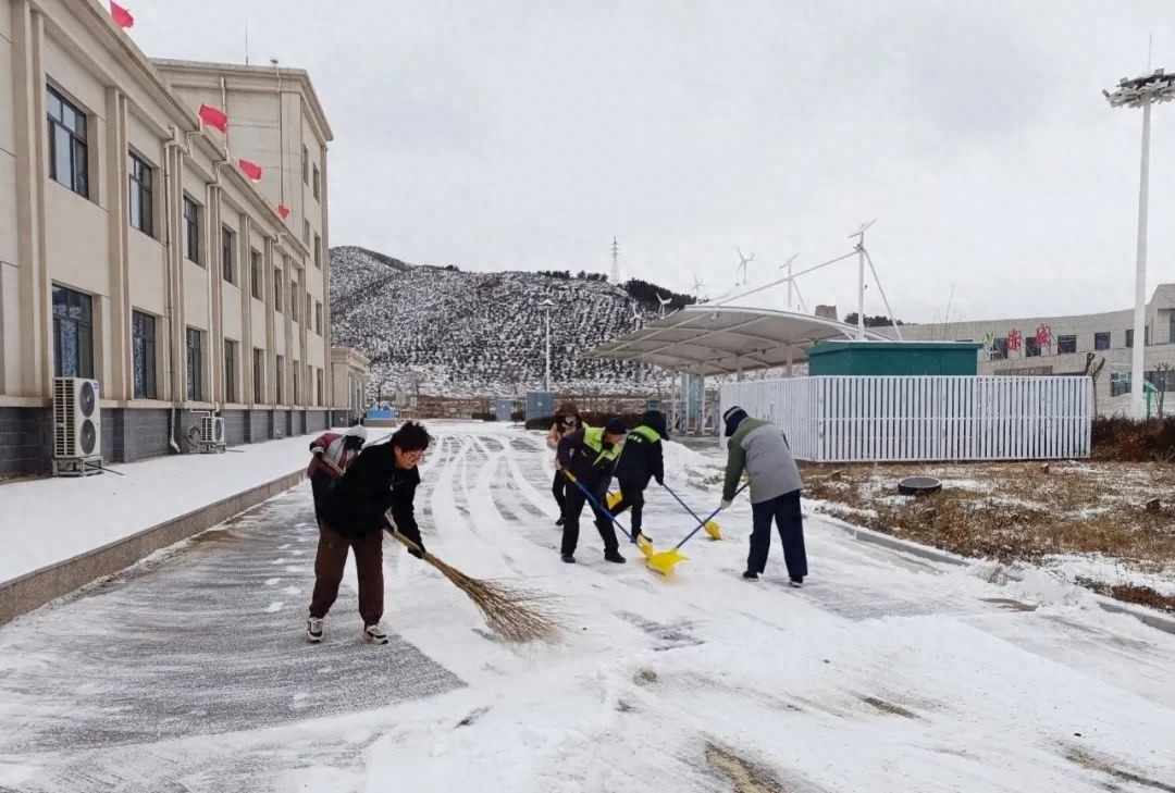 张家口降雪，高速服务区如何保障司乘安全？燕赵驿行这样做