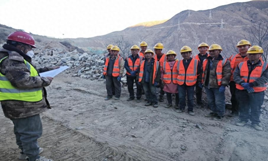 惊！中铁十八局承建卡麦换流站工程：带动就业超万人次，创造巨额经济效益  第1张