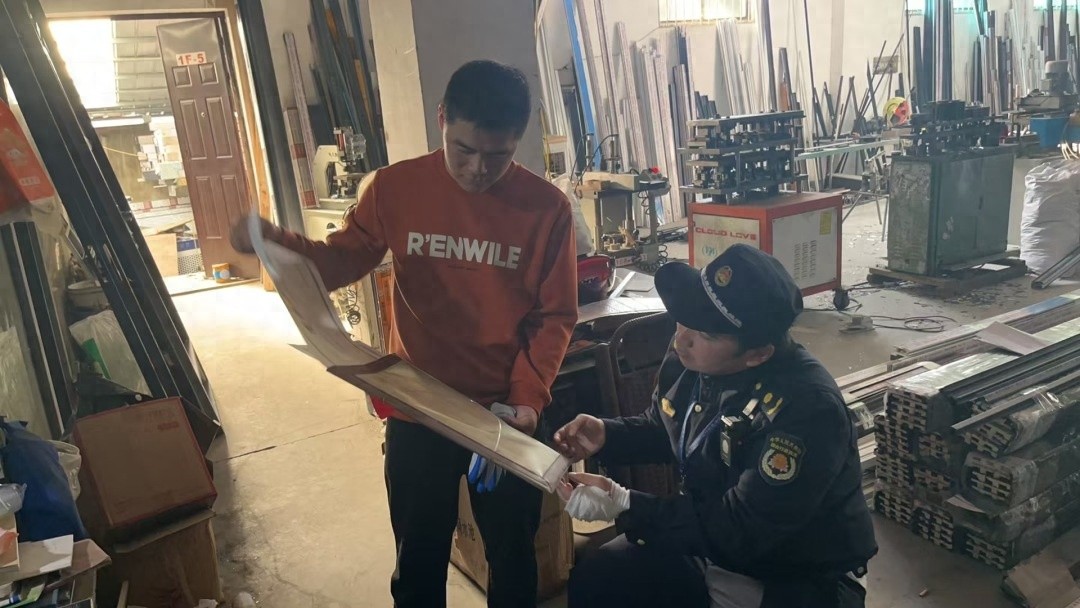 惊！湖州吴兴综合执法局行动，新开商铺遭遇联合检查？  第1张