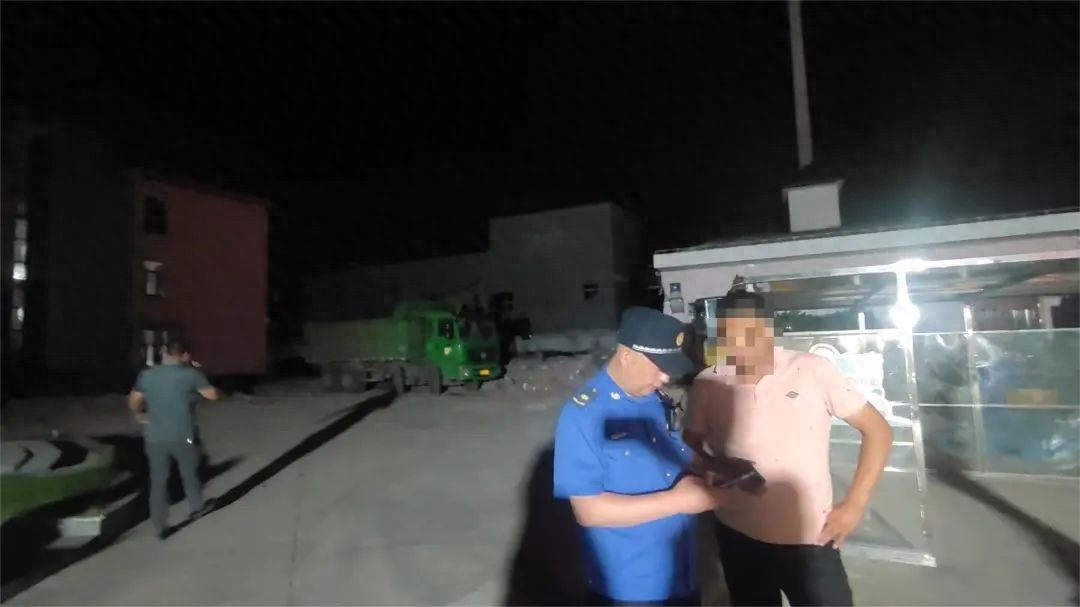 惊！崇明某学校装修垃圾达7 - 8吨，责任人无资质证明