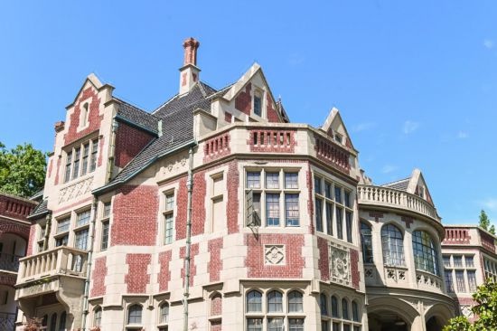 惊!长宁区少年宫内部开放,有超美草坪城堡可打卡 第2张 惊!长宁区少年宫内部开放,有超美草坪城堡可打卡 第2张