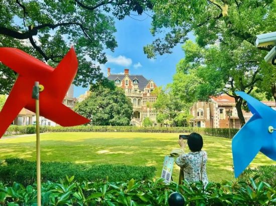 惊!长宁区少年宫内部开放,有超美草坪城堡可打卡 第5张 惊!长宁区少年宫内部开放,有超美草坪城堡可打卡 第5张